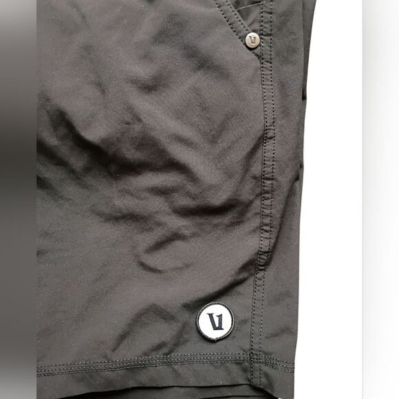 Men's Kore Short VUORI Size Large Black Anti Odor Lined Sustainable - Picture 4 of 6